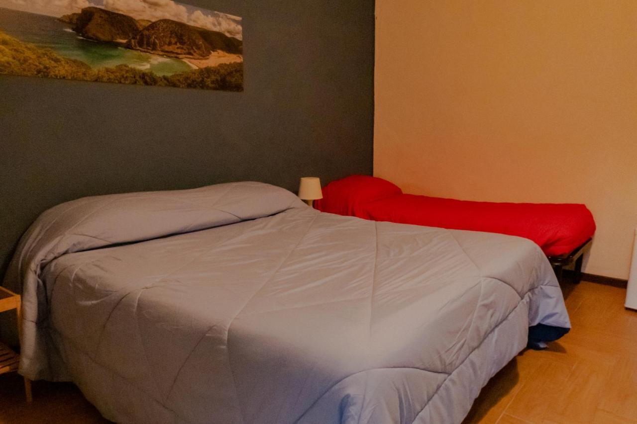 Passaggio A Sud Ovest Bed & Breakfast Иглесиас Екстериор снимка