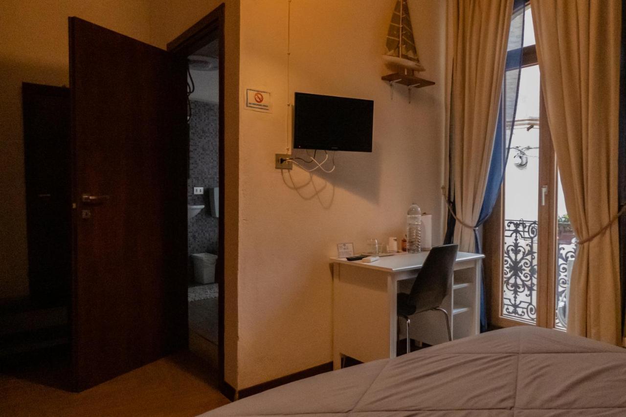 Passaggio A Sud Ovest Bed & Breakfast Иглесиас Екстериор снимка